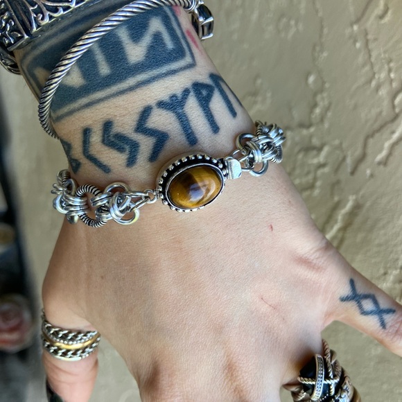 Maille tiger eye bracelet . Handmade maille chain & genuine tiger eye gem clasp - Picture 14 of 16